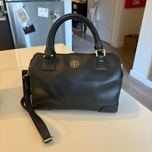 Tory Burch Robinson Saffiano Leather Purse w/ crossbody strap